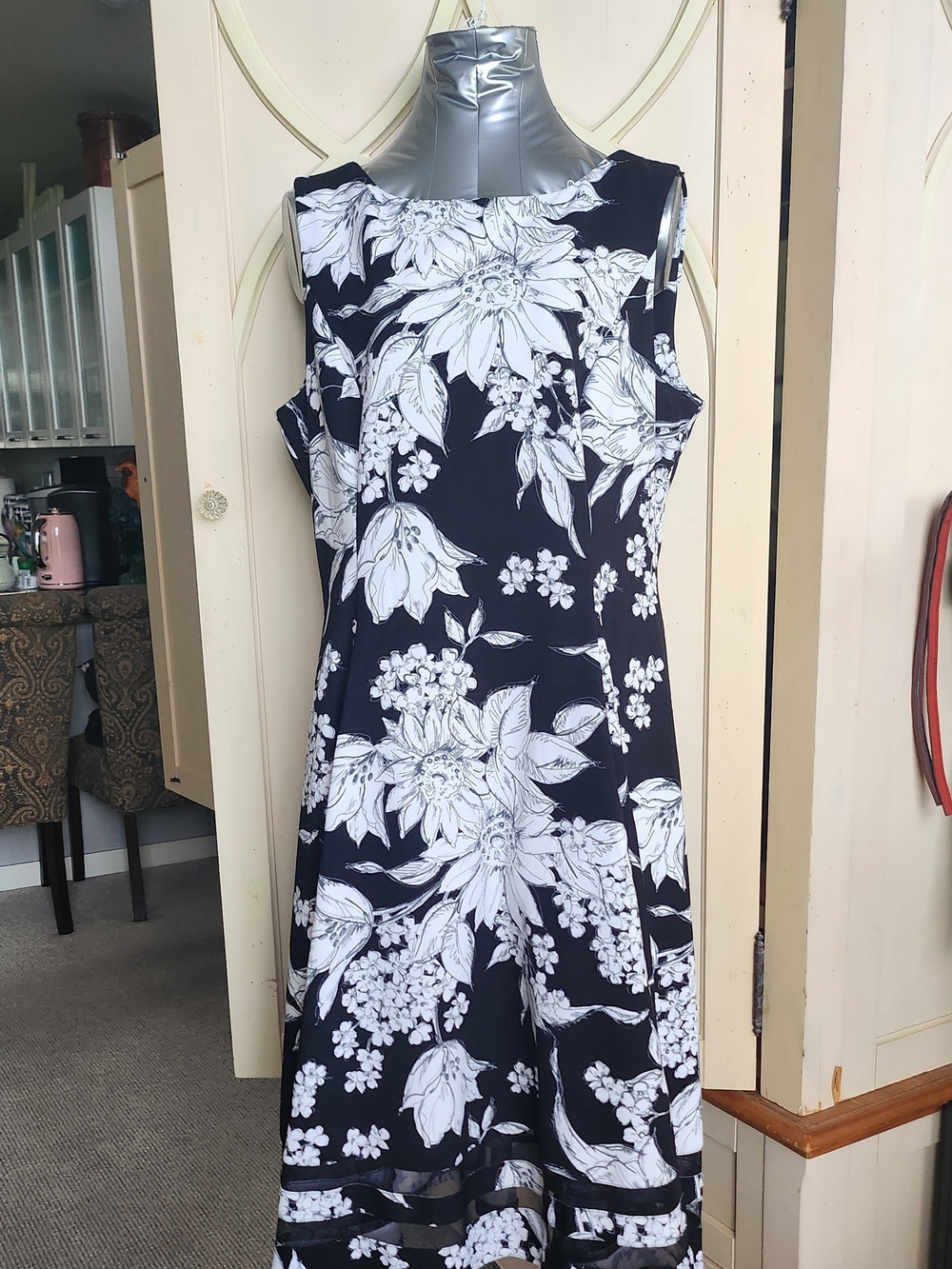 Calvin Klein Black & White Floral Midi Dress NWOT